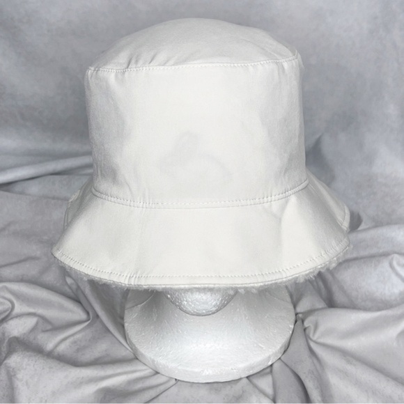 LULULEMON New Year Bucket Hat Reversible Hat Rabbit Bunny Fleece Size‎ M/L - Picture 11 of 16
